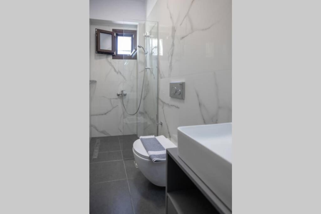 Mela Luxury Apartments Maroulas Ngoại thất bức ảnh