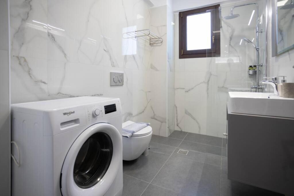 Mela Luxury Apartments Maroulas Ngoại thất bức ảnh