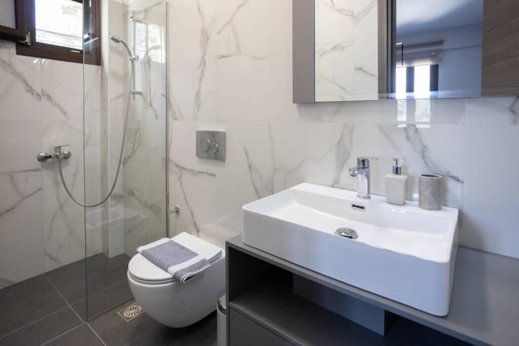 Mela Luxury Apartments Maroulas Ngoại thất bức ảnh
